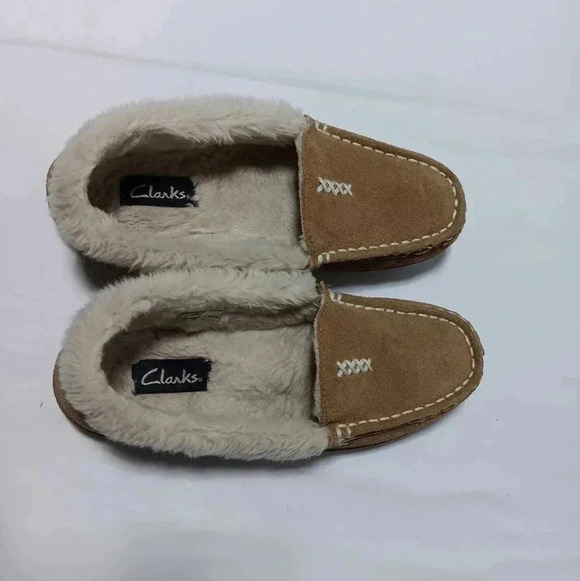Clarks Leather upper with Faux fur lined  Moccasin slippers.Ladies size 8 - Picture 6 of 9